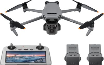 Bundle DJI Mavic 3 Pro Fly More avec DJI RC (radiocommande avec écran), Drone phare à trois caméras avec caméra Hasselblad CMOS 4/3, Transmission vidéo 15 km, Trois batt., Station de recharge